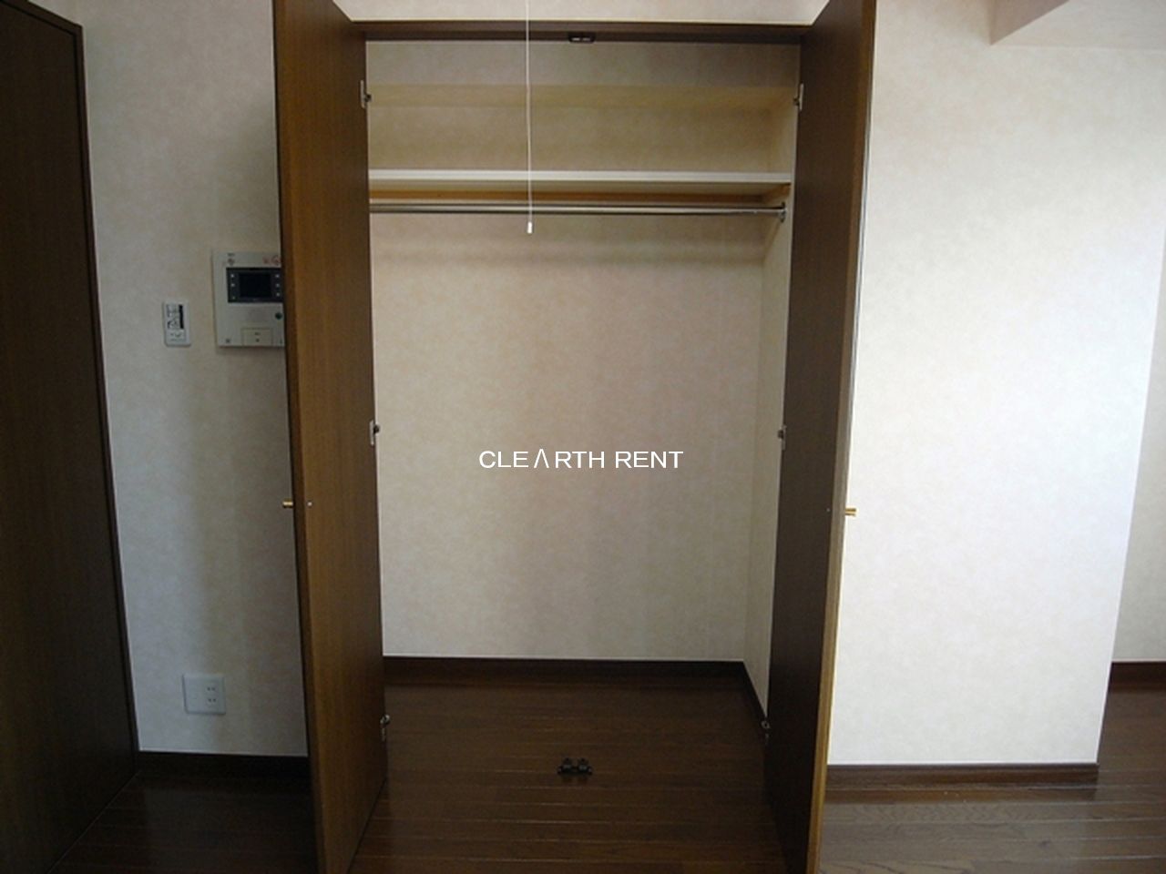 パレステュディオ新宿パークサイド14階 ☆ハンガーパイプ付きクローゼット