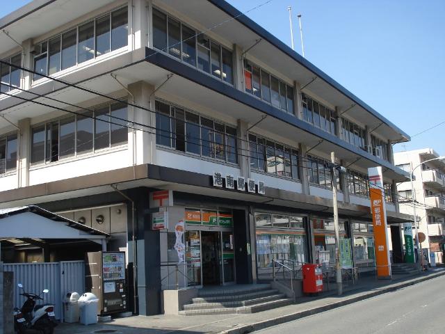 Poinsettia 郵便事業株式会社港南支店まで565ｍ