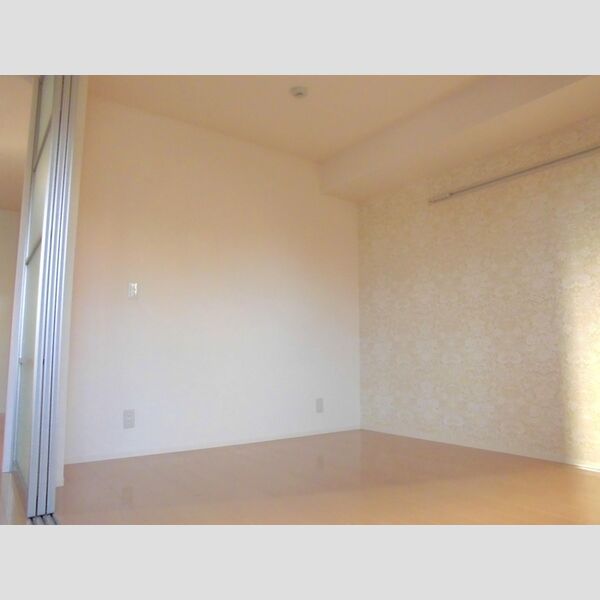 ヴィアレット　Ⅶ103号室 南側洋室♪