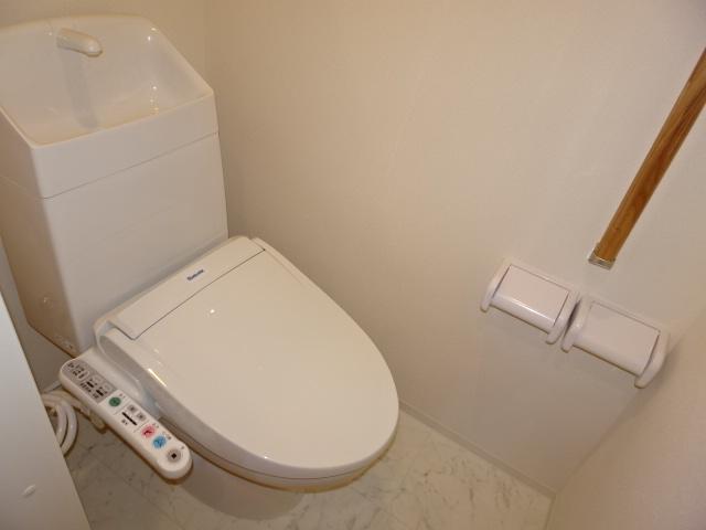 ラピスラズリ シャワー付トイレ