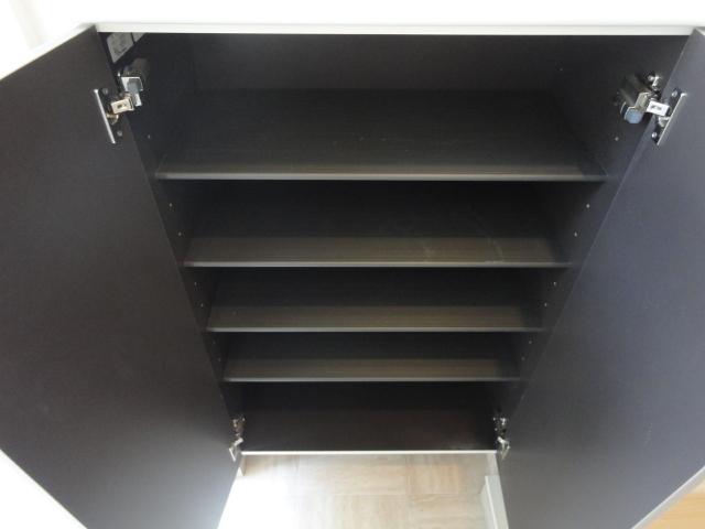 リリーベル 下駄箱