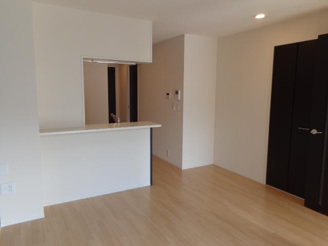 メゾン　ラ　ティーダ（maison la teada）00103号室 リビング