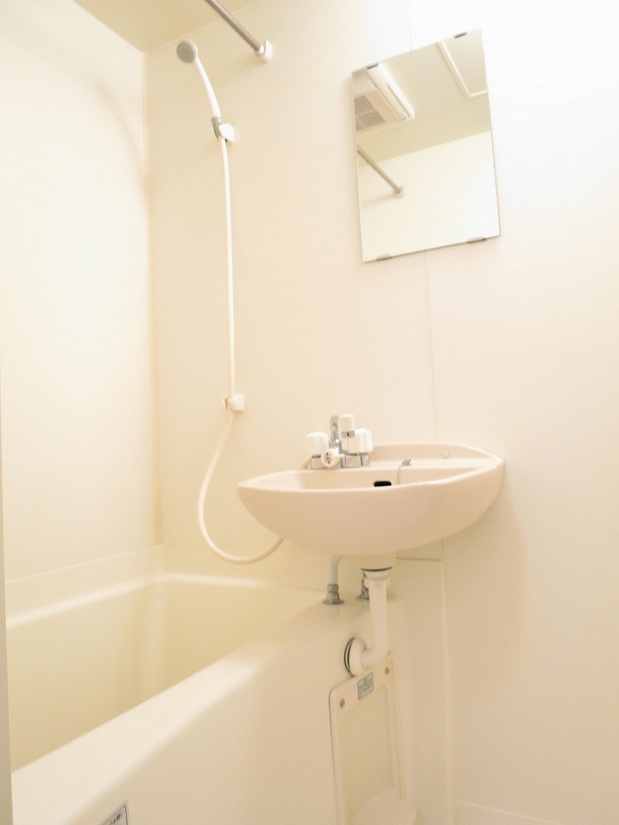 レオパレスペルル102号室 浴室乾燥機付