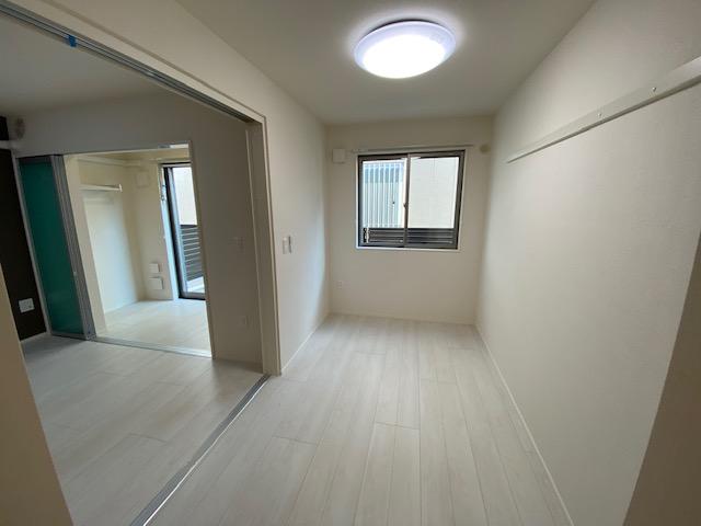 ｍａｕｖｅ　葵 洋室