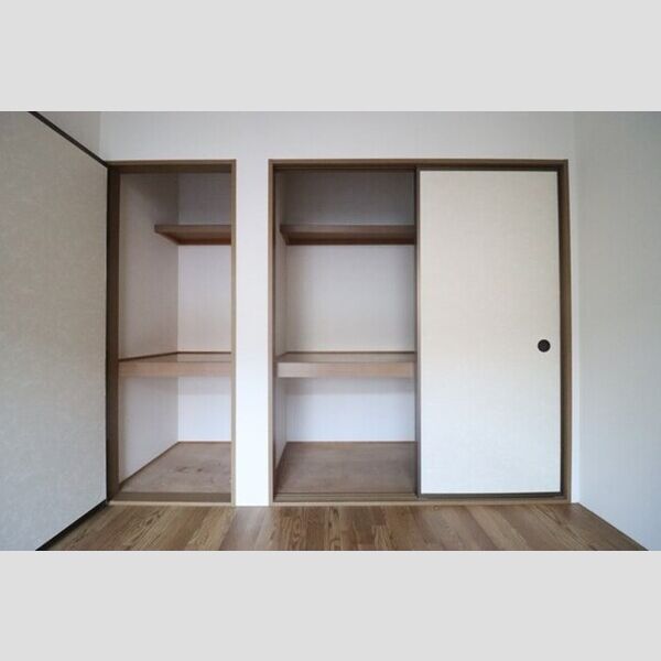 アリュール　B 収納