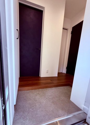 世田谷区三軒茶屋戸建 玄関