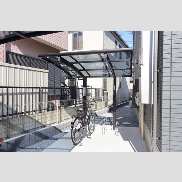 East Cote102号室 駐輪場