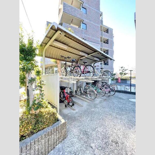 フォレストヒルズ202号室 駐輪場