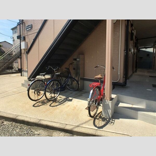 グリーンコート201号室 自転車