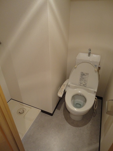 エスコートノヴェル代々木公園304号室 トイレ