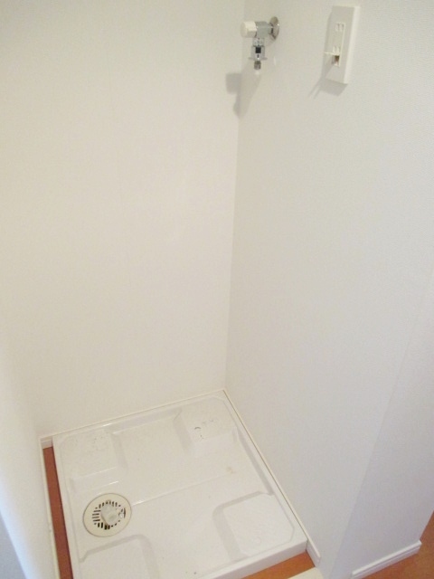 びゅうコート国府津0208号室 内観