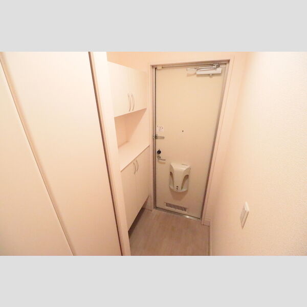 レ・リヤン.S 玄関