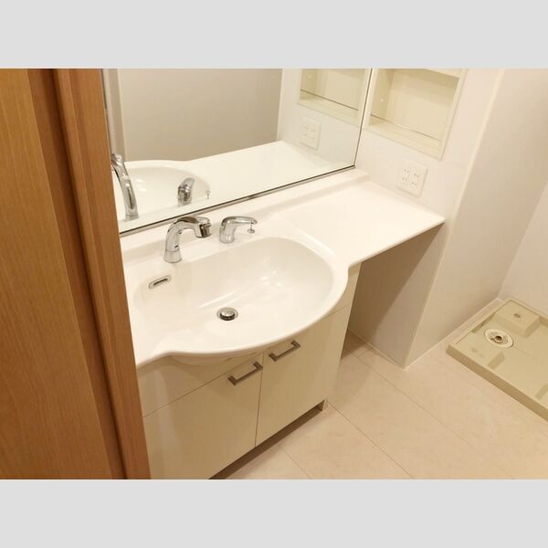 シュトラルヴェヌス102号室 洗面所