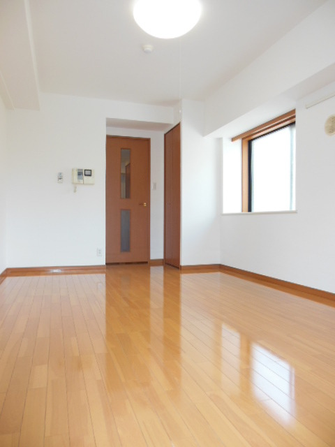 グランド・ガーラ横浜伊勢佐木町 居室には照明が付いてます！！