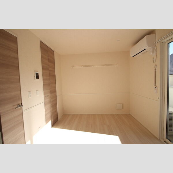 クレールコート井土ヶ谷201号室 洋室6.1帖