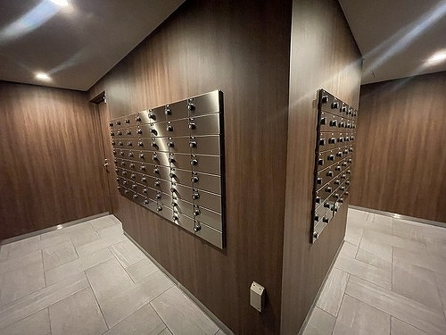 ライオンズ北浦和ステーションレジデンス15階 集合郵便受　別角度　※2025年11月撮影時