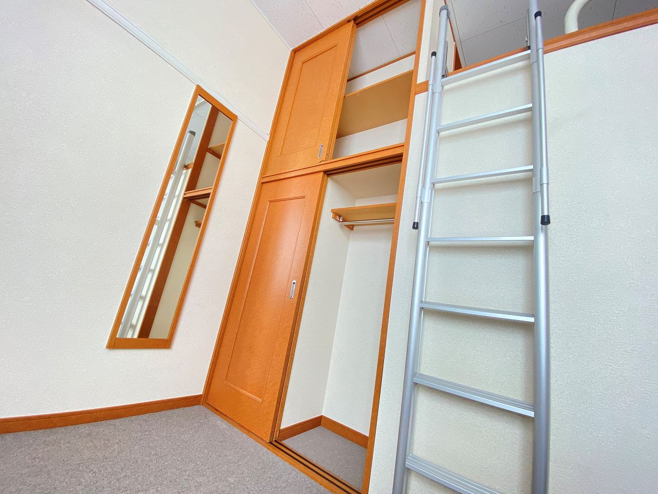 レオパレスみずほセカンド204号室 内観