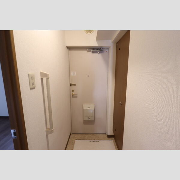 ルーチェ緑が丘　B208号室 玄関