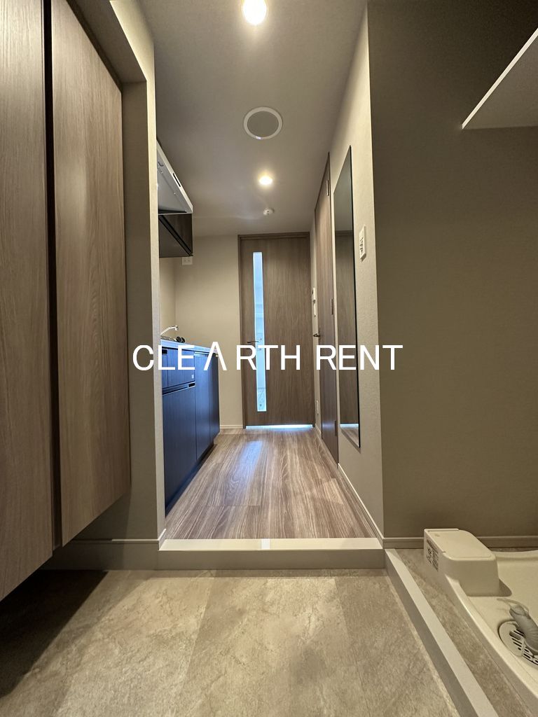 コンシェリア東京 ＜ＨＩＧＡＳＨＩＪＵＪＯ ＲＥＳＩＤＥＮＣＥ6階 全身姿見ミラー付きの玄関/人感センサー対応