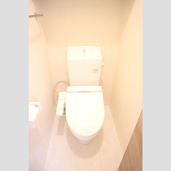 エンペラー　B105号室 温水洗浄便座