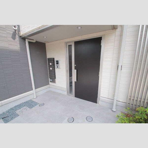 ファミユC エントランス