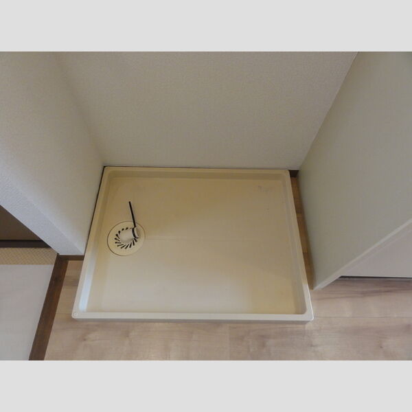 アンビションEIGHT102号室 102(室内洗濯機置場)