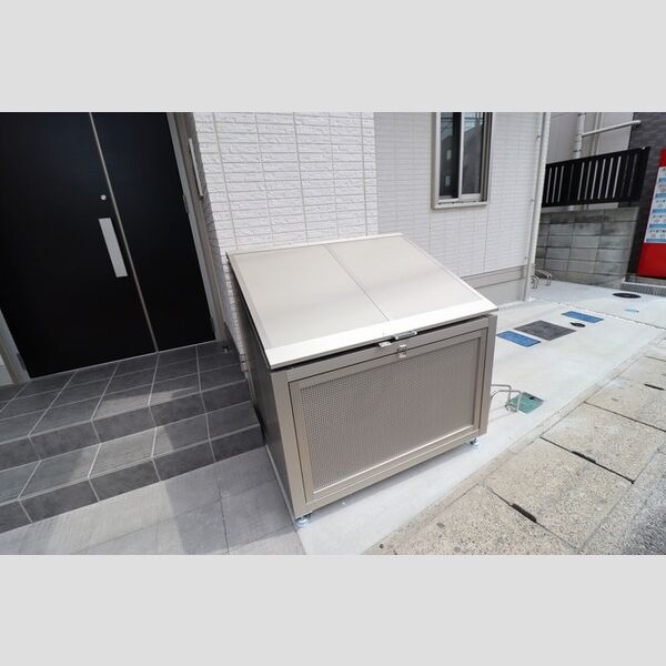 リサーナ ゴミ箱