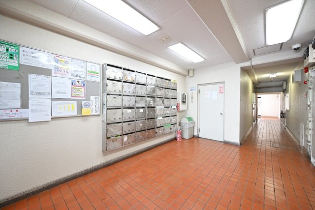 エンゼルハイム鶴見中央3階 エントランス