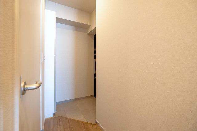 Lighthouse西新宿5階 玄関