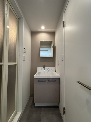 ＯｋｕｎｏＯｋｕ102号室 玄関