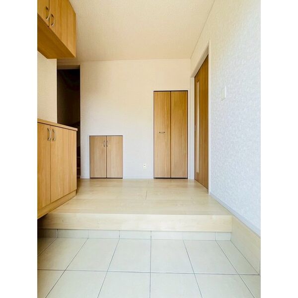 クレイドルガーデン富士見市鶴瀬東第7　1号棟0001号室 玄関