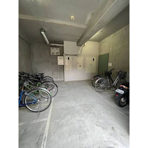 コンドミニオM0402号室 駐輪場