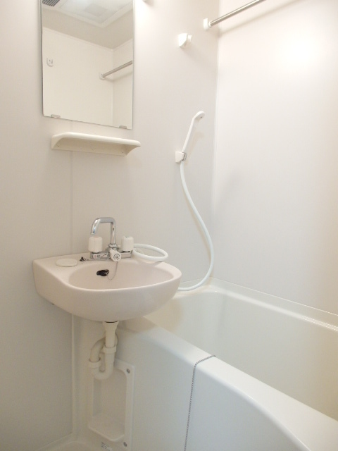 ルネス 洗面台付のお風呂です。