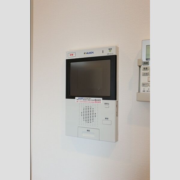 アヴェニール柏の葉107号室 モニター付きインターホン