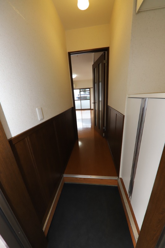 メゾンオーキスB 玄関