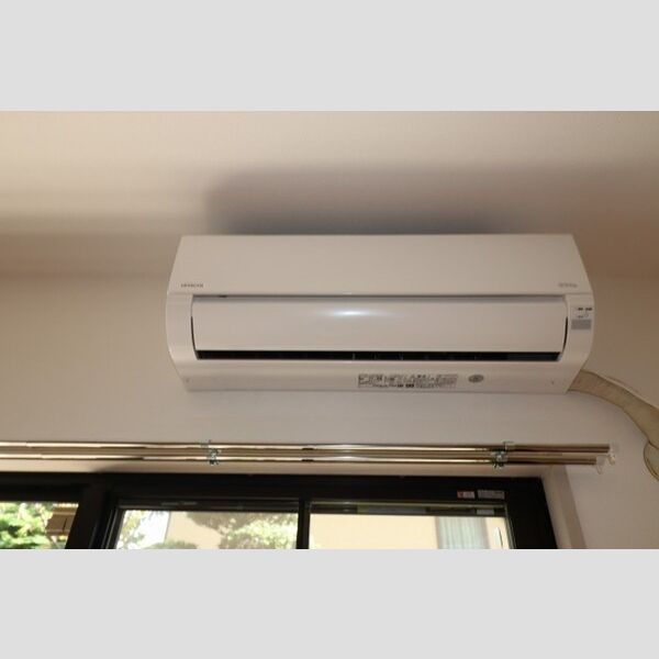 メゾン・フラワーヒル103号室 エアコン