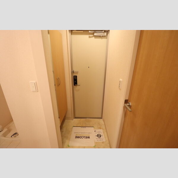 レセンテ小仲台 玄関