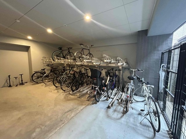 ハーモニーレジデンス秋葉原8階 駐輪場