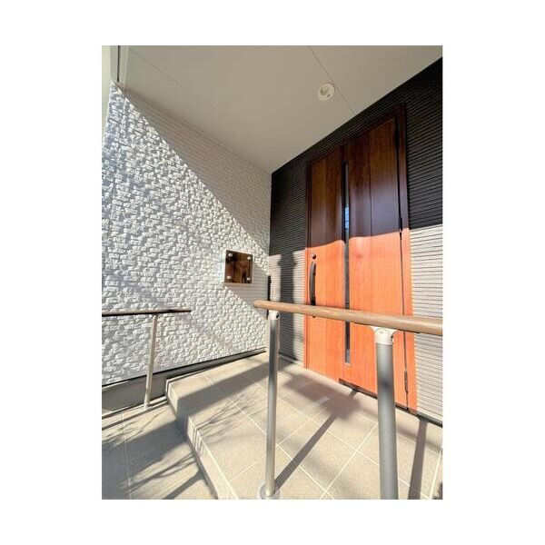 朝日ヶ丘1丁目戸建貸家 エントランス