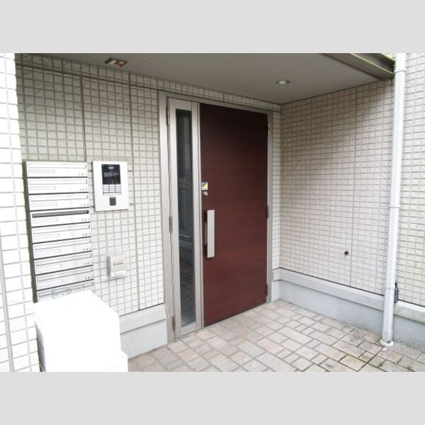 アリエス オートロック付きエントランス