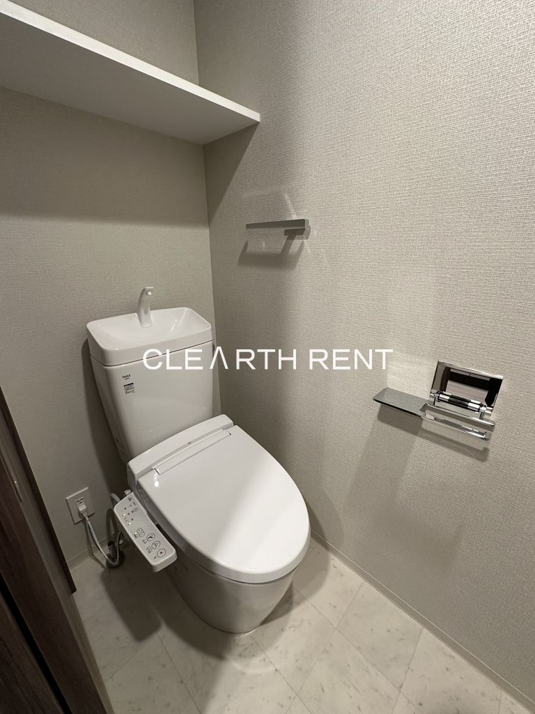 コンシェリア ＫＡＷＡＳＡＫＩ ＴＨＥ ＰＲＥＭＩＵＭ5階 温水洗浄便座付きのトイレ