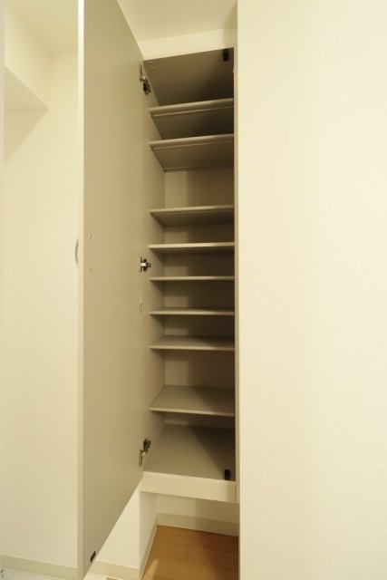 ＡｚａｌｅａＨｏｕｓｅ練馬7階 靴入