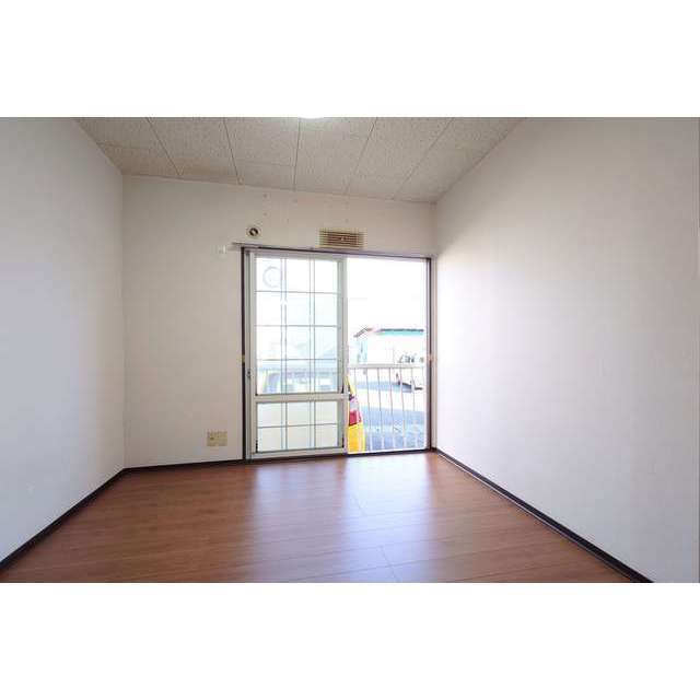 メゾン蓮正寺102号室 左洋室