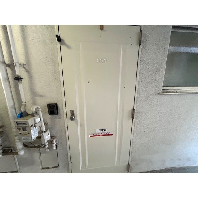 イワモトビル　ホワイトコーポラス 玄関