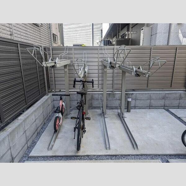 アンジュール多摩川202号室 駐輪場