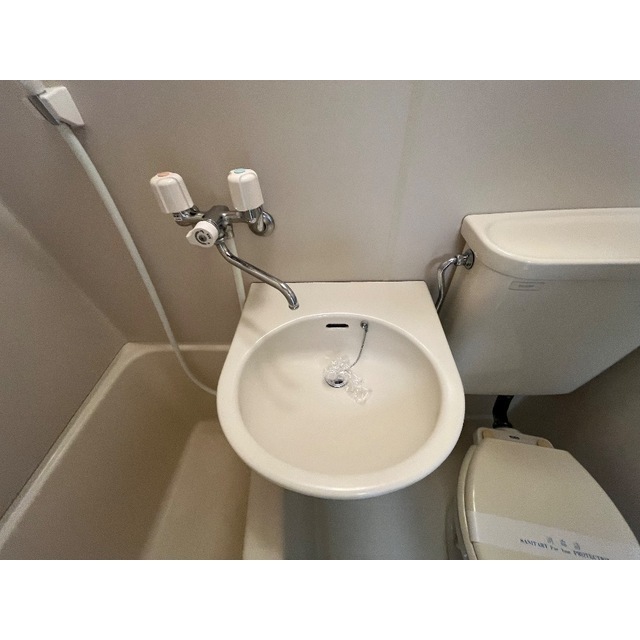 レピュート高岡B 内観