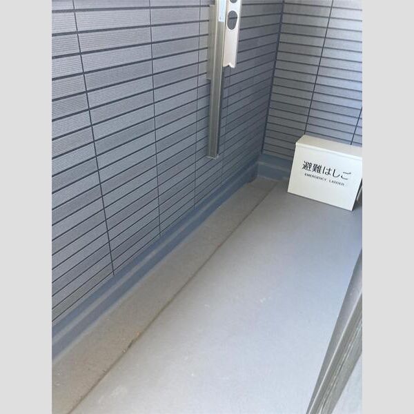 リーブルファイン成城学園前203号室 バルコニー