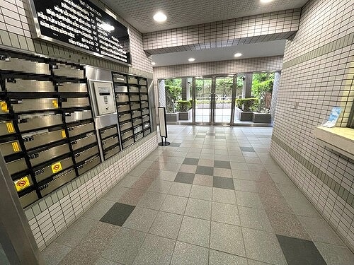 ライオンズガーデン中浦和 エントランス　集合郵便受け