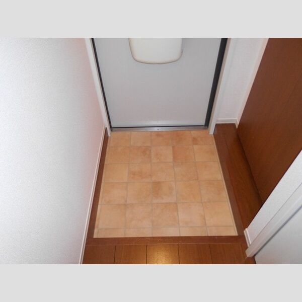 センターハウス　A棟103号室 玄関