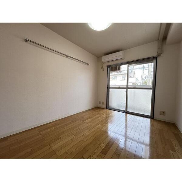 HMレジデンスB棟105号室 リビング